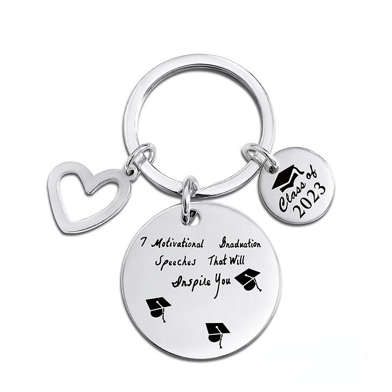 Venta al por mayor, regalo de temporada de graduación, letras, tarjeta redonda de acero inoxidable, llavero de corazón